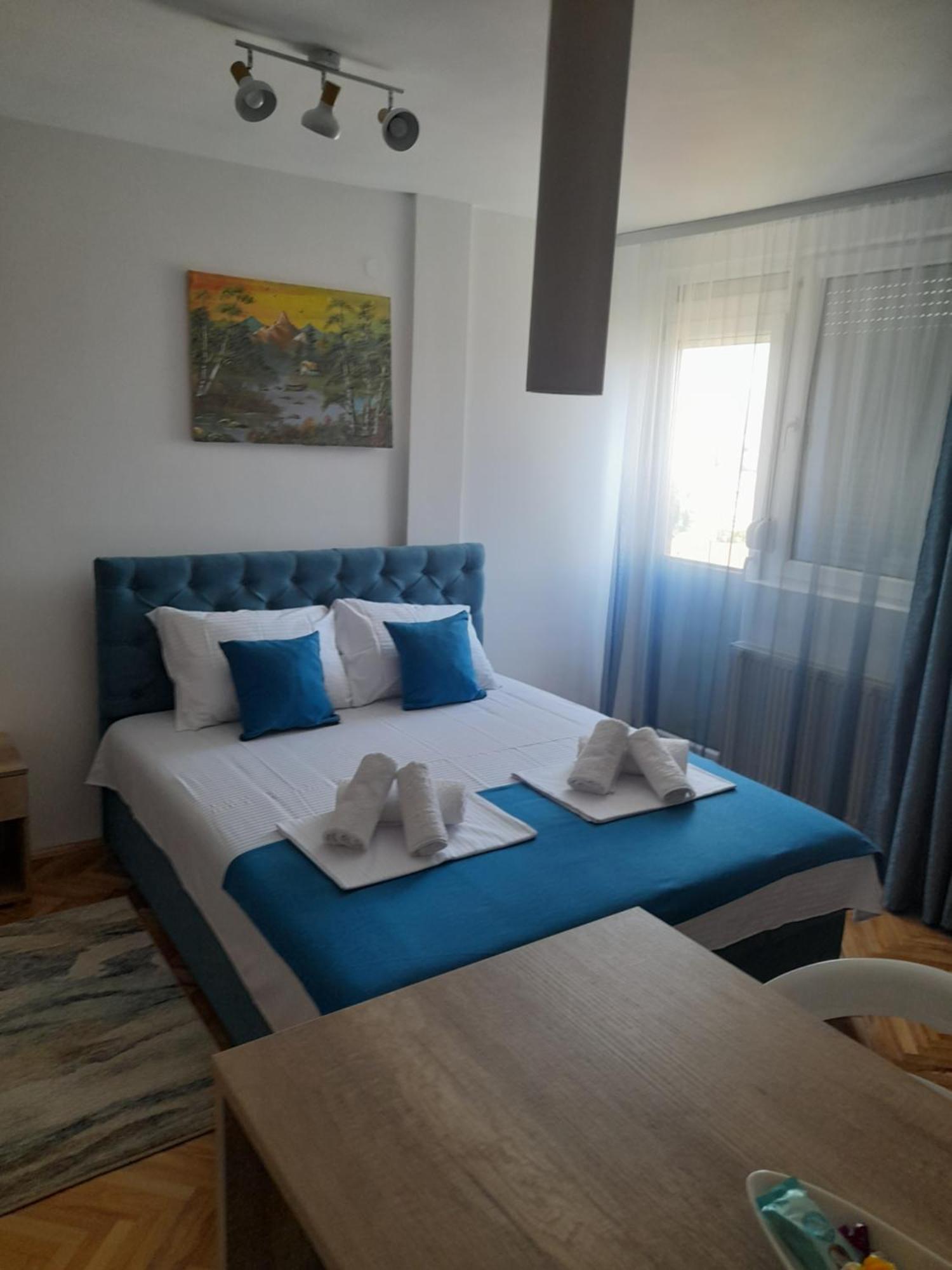 Holiday Apartament Three Ni Kültér fotó