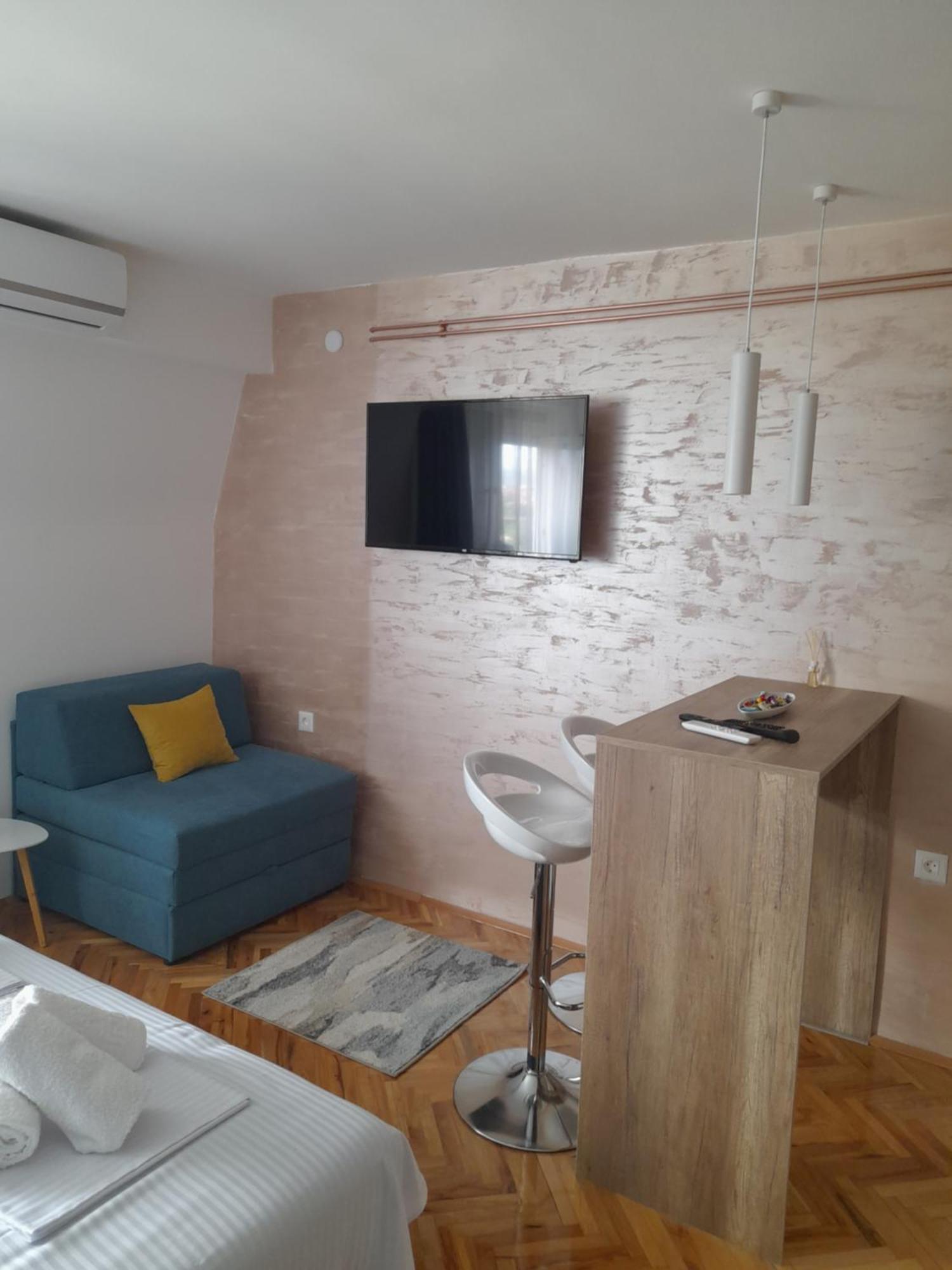 Holiday Apartament Three Ni Kültér fotó